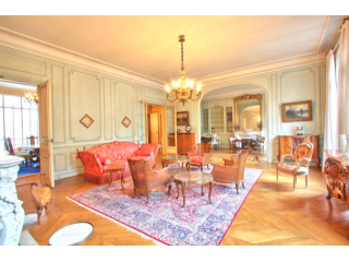 A spacious and light 4 bed apartment..