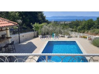 Njivice/Krk, kuća s bazenom i pogledom na more