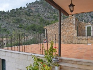 Wonderful Town House With Views In..