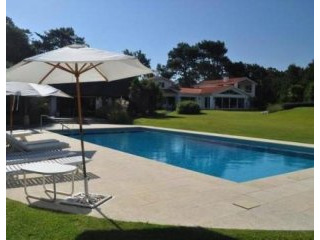6 Bedroom House - For Rent - Golf