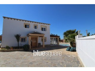 Excellent 5-bedroom villa in Calpe