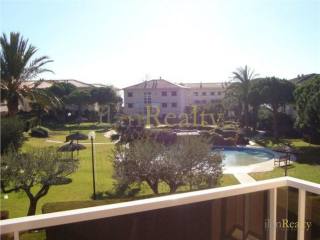 Elegant apartment in a safe complex of..