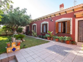 4 Bedrooms - Villa - Alicante - For Sale