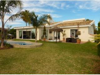 Villa for sale in Cabopino, Marbella..