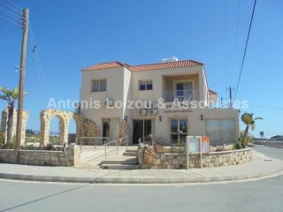 RESTAURANT WITH 3 LUXURY APARTMENTS 5..