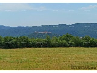 Prodaja građevinskog zemljišta, površine od 1374 m2, Buzet!