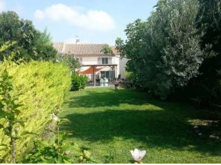 Stunning Village House Near Nimes -..