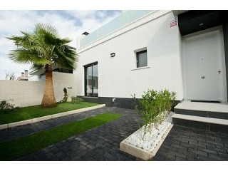 * LUXURIOUS 3 BED VILLA WITH PRIVATE..