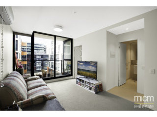 Invest or Live in Trendy Abbotsford