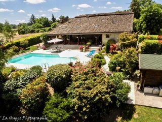 Charming And Spacious, Renovated..
