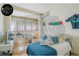 Luxury finishes T4+2 Lisbon Apartment..