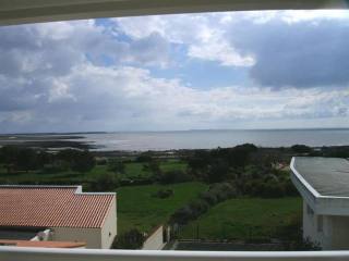 2 bedroom Flat For Sale: 17000 LA..