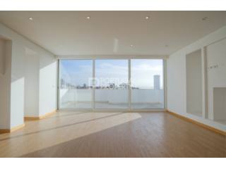 4 Bedroom Duplex Near the City Centre..