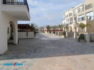 Apartment-Flat in Tombs of the Kings..