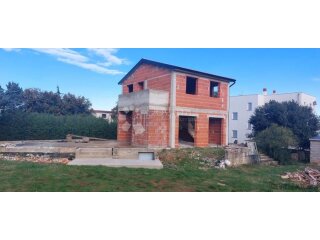 Kuća, roh bau, Ližnjan, pogled more