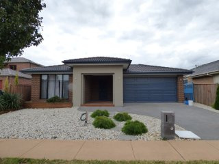 SPACIOUS FAMILY HOME, CONVENIENT..