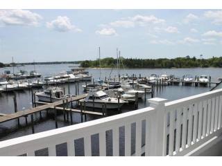 2 bedroom Flat For Sale: 203 Spinnakers..