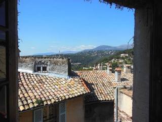 1 Bedroom - Apartment -..