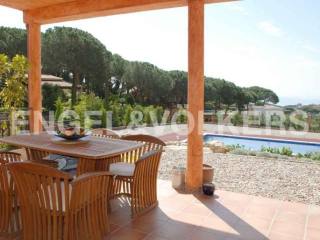 Garden with sea views, Costa Barcelona