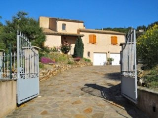 Lovely Villa With 4 Bedrooms, Terrace..