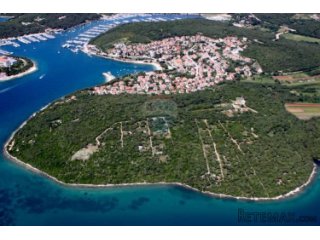 ISTRA, PJEŠČANA UVALA PREKRASNO GRAĐEVINSKO ZEMLJIŠTE...