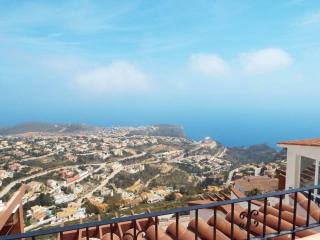2 bedroom apartment with impressive sea..