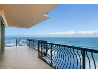 3 bedroom Residence For Sale: Singer..