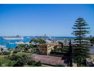 Completely renovated penthouse..