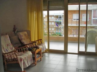 Se vende apartamento de dos dormitorios en urbanización..