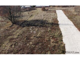 Tinjan - Odlična Građevinska Parcela, 855 m², Pravilnog Obli
