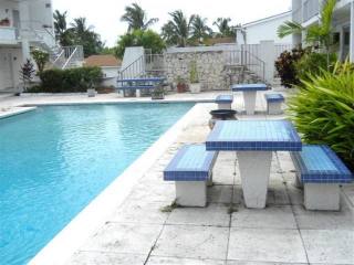 Apartment/townhouse - GROSVENOR COURT -..