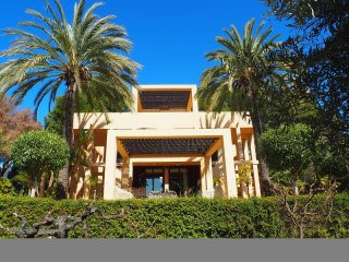 4 Bedrooms - Villa - Alicante - For Sale