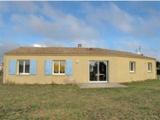 3 Bedrooms - House - Poitou-Charentes.