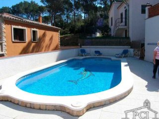 House with private pool in platja de..