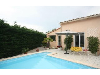 Nice Villa With Pool Near The Golf..
