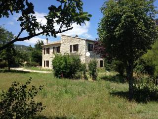 Drome Provencale: Maison En Pierre..