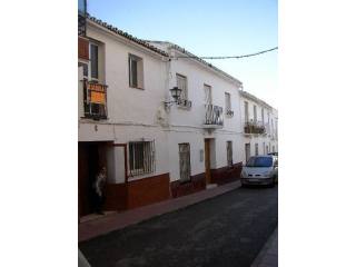 Town House - A 2 level townhouse..