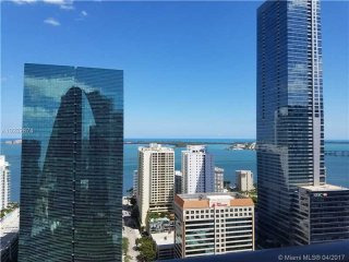 3 bedroom Flat For Sale: 1300 S Miami..