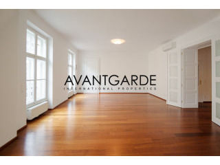 Luxury Apartment near the Opera