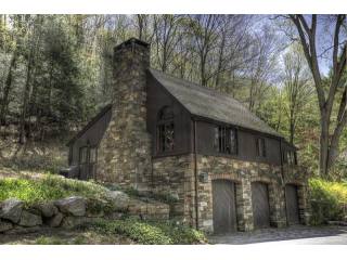 3 bedroom Residence For Sale: Pound..