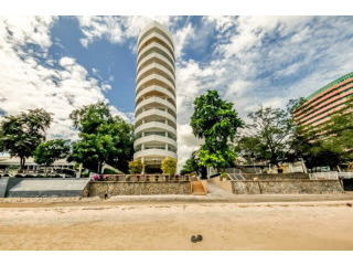 Luxury 4 Bed Beachfront Condo At The..