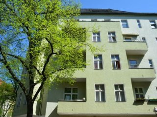 Elegant & Renovated Bright 1-Bedroom..