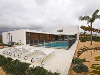 Magnificent Contemporary Property Near..