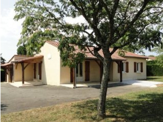 Bright And Comfortable Bungalow With An..