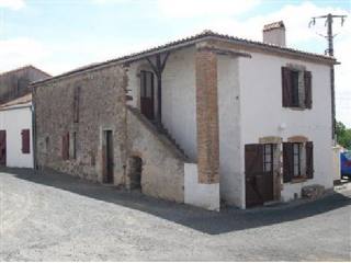 2 Bedroom House with Bundles of..