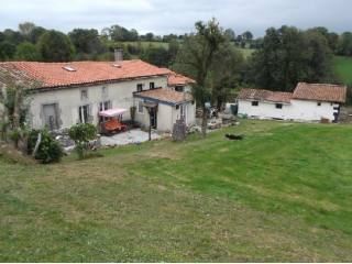 Lovely Country House & Outbuilding