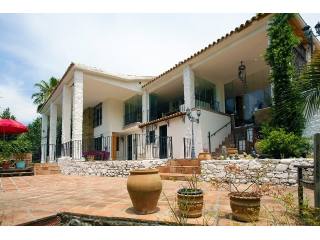 Commercial - Picturesque Bed &..