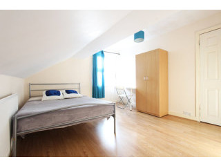 Single with double bed near Stratford..