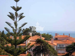 Apartment With Sea View In Cascais