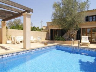 Spectacular Townhouse With A Small Plot..